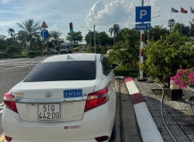 Mức phạt lỗi ô tô đè vạch liền màu vàng – Cập nhật 2026 