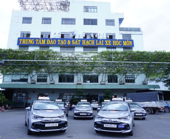 PHÚC SƠN DẠY LÁI XE